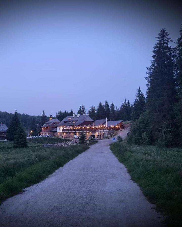 Pivovar Lyer Modrava Exteriör bild
